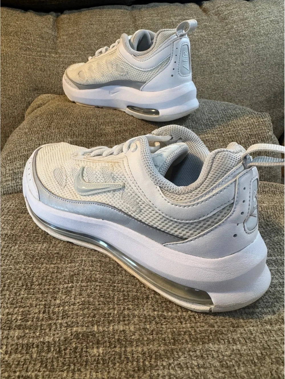 Nike Air Max AP White Pure Platinum Metallic Silver Sneakers Women's Size 9